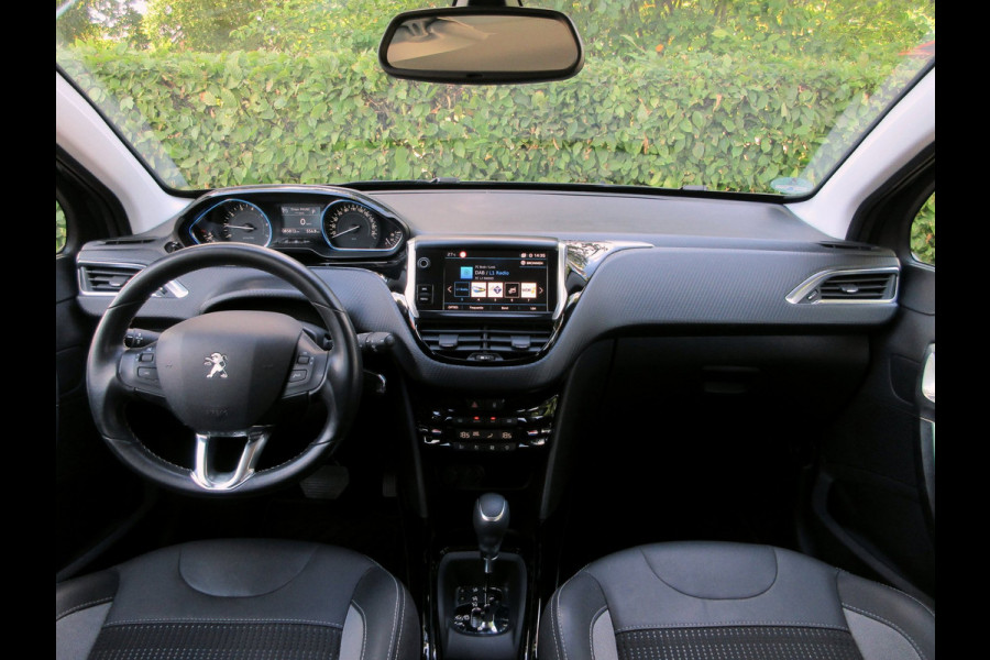 Peugeot 2008 1.2 PureTech Allure * Navi * Camera *