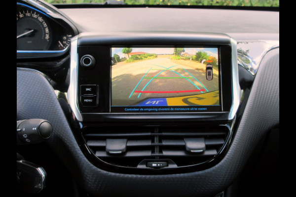 Peugeot 2008 1.2 PureTech Allure * Navi * Camera *