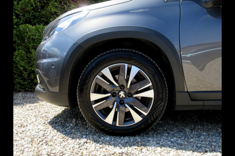 Peugeot 2008 1.2 PureTech Allure * Navi * Camera *