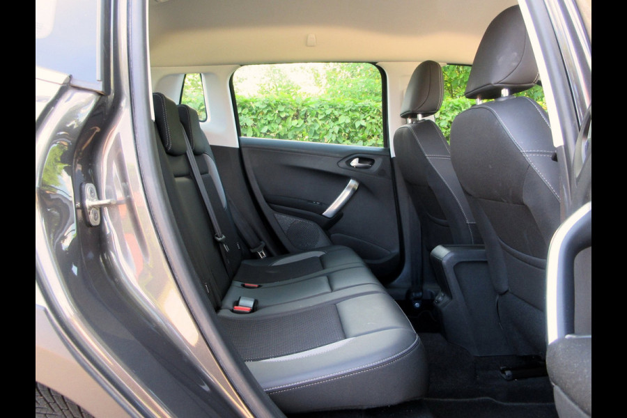 Peugeot 2008 1.2 PureTech Allure * Navi * Camera *