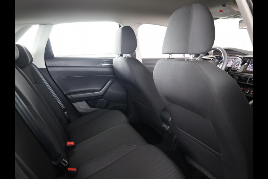 Volkswagen Polo 1.0 TSI Comfortline 95 pk Automaat (DSG) | Navigatie | Parkeersensoren | Adaptieve cruise control |