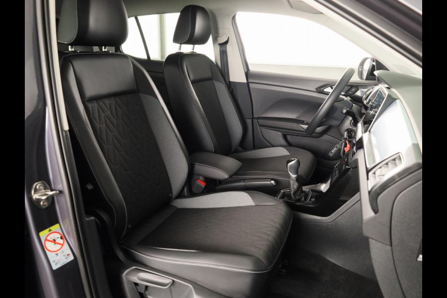 Volkswagen T-Cross 1.0 TSI Life Edition Goal 95PK | Navigatie | Parkeersensoren voor en achter | Stoelverwarming |