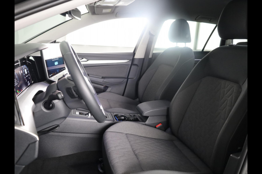 Volkswagen Golf variant Life Edition 1.5 eTSI 85 kW 116 pk Automaat (DSG) | Verlengde garantie | Navigatie via App | Parkeersensoren | Achteruitrijcamera | Stoelverwarming |