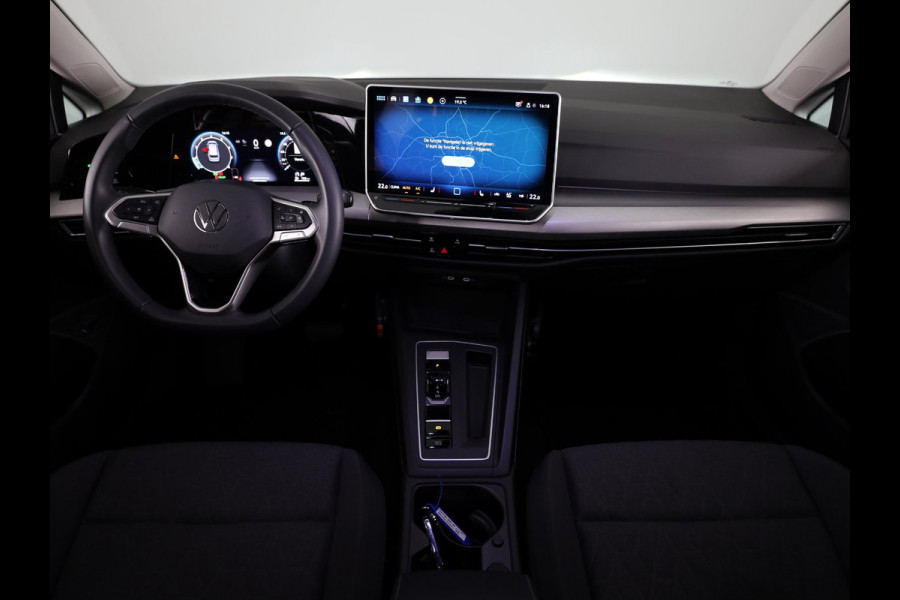 Volkswagen Golf variant Life Edition 1.5 eTSI 85 kW 116 pk Automaat (DSG) | Verlengde garantie | Navigatie via App | Parkeersensoren | Achteruitrijcamera | Stoelverwarming |