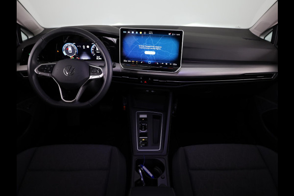 Volkswagen Golf variant Life Edition 1.5 eTSI 85 kW 116 pk Automaat (DSG) | Verlengde garantie | Navigatie via App | Parkeersensoren | Achteruitrijcamera | Stoelverwarming |