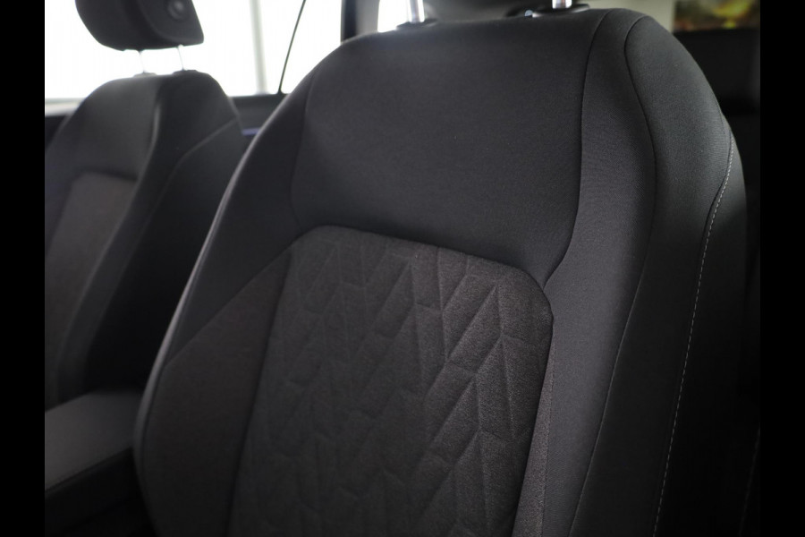 Volkswagen Golf variant Life Edition 1.5 eTSI 85 kW 116 pk Automaat (DSG) | Verlengde garantie | Navigatie via App | Parkeersensoren | Achteruitrijcamera | Stoelverwarming |