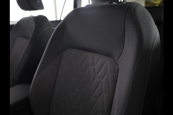 Volkswagen Golf variant Life Edition 1.5 eTSI 85 kW 116 pk Automaat (DSG) | Verlengde garantie | Navigatie via App | Parkeersensoren | Achteruitrijcamera | Stoelverwarming |