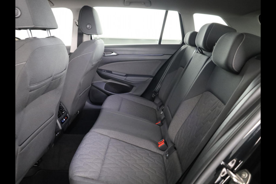 Volkswagen Golf variant Life Edition 1.5 eTSI 85 kW 116 pk Automaat (DSG) | Verlengde garantie | Navigatie via App | Parkeersensoren | Achteruitrijcamera | Stoelverwarming |