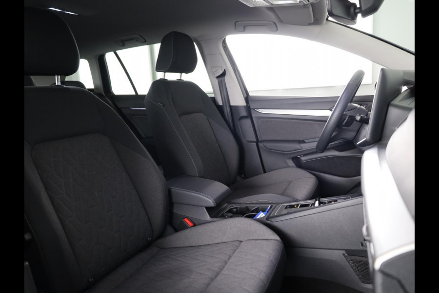 Volkswagen Golf variant Life Edition 1.5 eTSI 85 kW 116 pk Automaat (DSG) | Verlengde garantie | Navigatie via App | Parkeersensoren | Achteruitrijcamera | Stoelverwarming |
