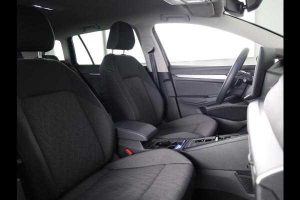 Volkswagen Golf variant Life Edition 1.5 eTSI 85 kW 116 pk Automaat (DSG) | Verlengde garantie | Navigatie via App | Parkeersensoren | Achteruitrijcamera | Stoelverwarming |