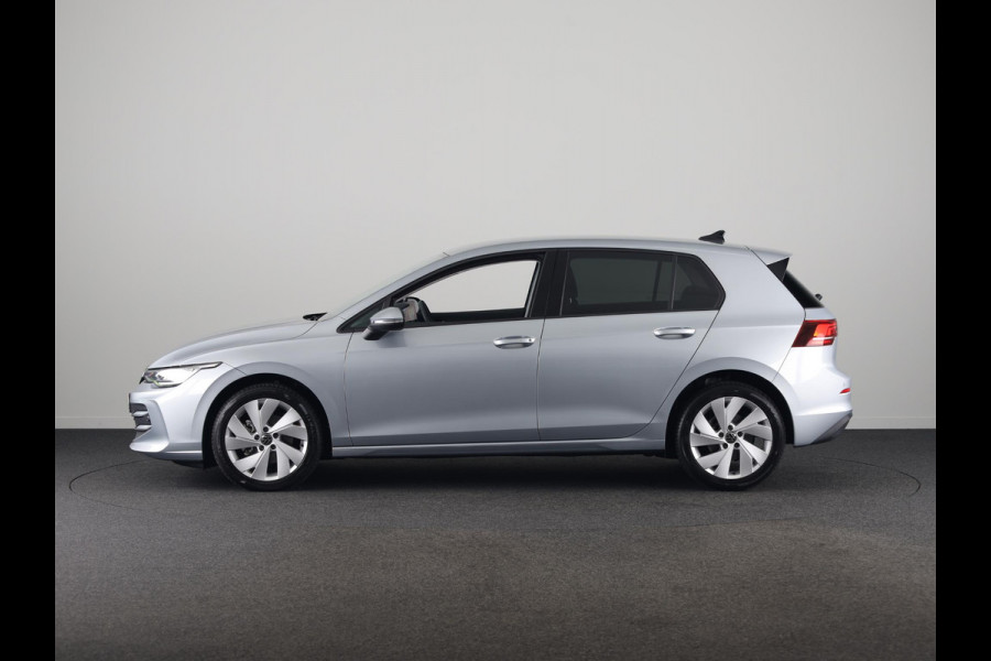 Volkswagen Golf Life Edition 1.5 TSI 85 kW 116 pk | Verlengde garantie | Navigatie via App | Parkeersensoren | Achteruitrijcamera | Stoel/stuur verwarming |