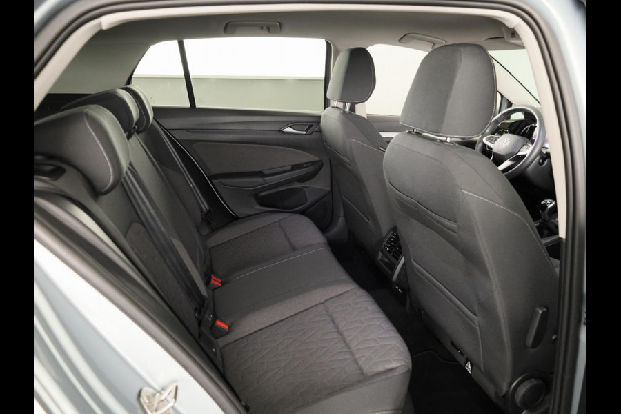 Volkswagen Golf Life Edition 1.5 TSI 85 kW 116 pk | Verlengde garantie | Navigatie via App | Parkeersensoren | Achteruitrijcamera | Stoel/stuur verwarming |