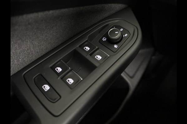 Volkswagen Golf Life Edition 1.5 TSI 85 kW 116 pk | Verlengde garantie | Navigatie via App | Parkeersensoren | Achteruitrijcamera | Stoel/stuur verwarming |