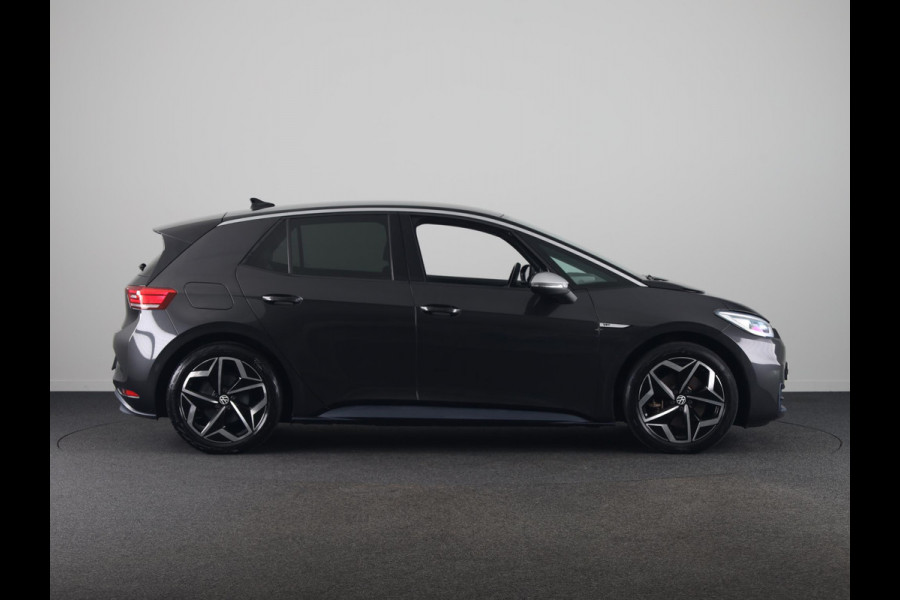 Volkswagen ID.3 First Plus 58 kWh | SoH 86,98% | 204 PK | Navigatie | 19" Lm velgen | Parkeercamera |