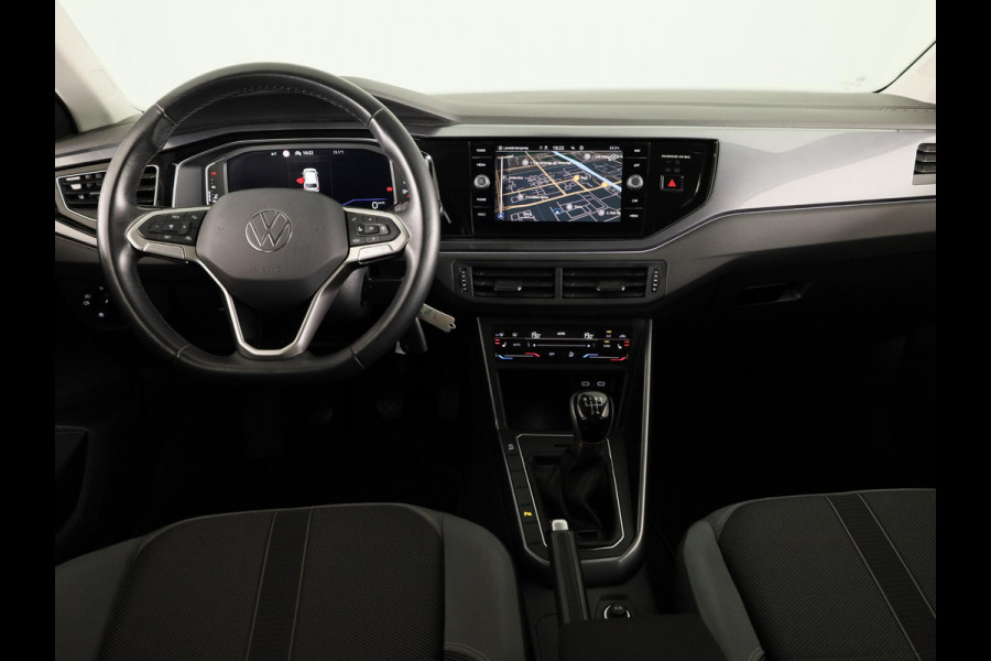 Volkswagen Polo 1.0 TSI Style 95 pk | Navigatie | Parkeersensoren | Autom. airco | Stoelverwarming | Apple Carplay/Android Auto |