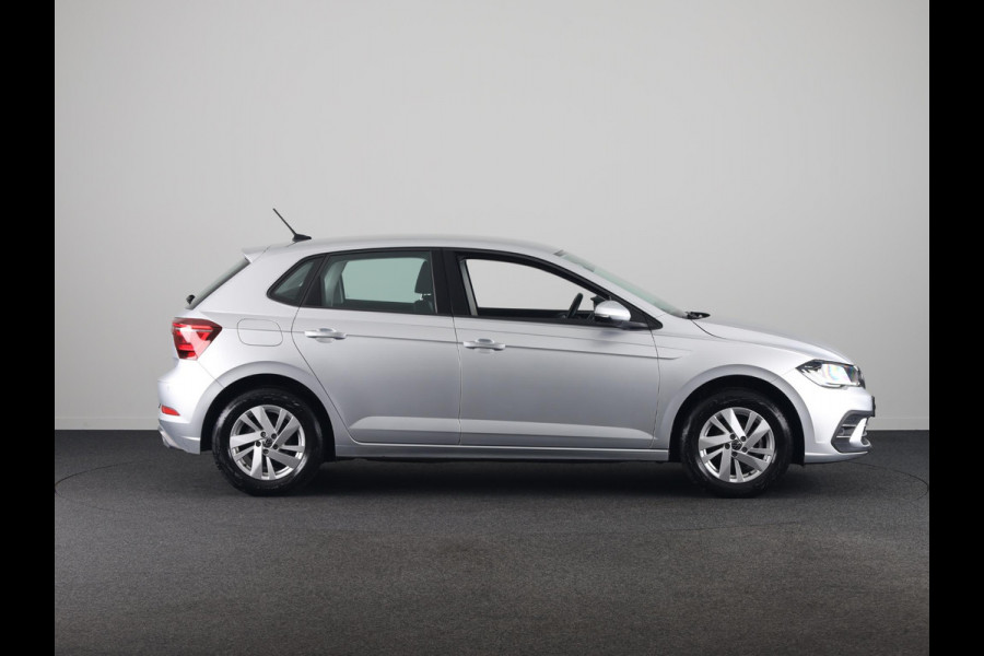 Volkswagen Polo 1.0 TSI Style 95 pk | Navigatie | Parkeersensoren | Autom. airco | Stoelverwarming | Apple Carplay/Android Auto |