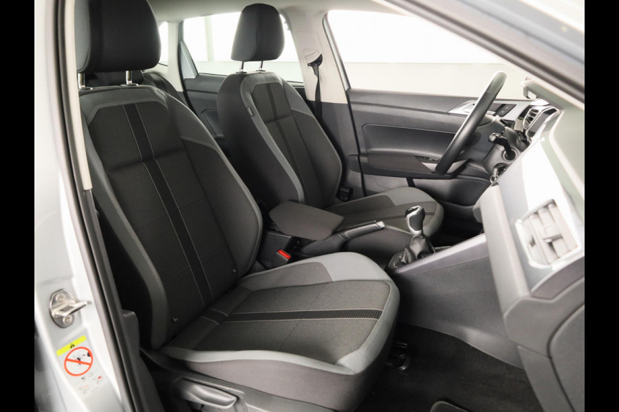 Volkswagen Polo 1.0 TSI Style 95 pk | Navigatie | Parkeersensoren | Autom. airco | Stoelverwarming | Apple Carplay/Android Auto |