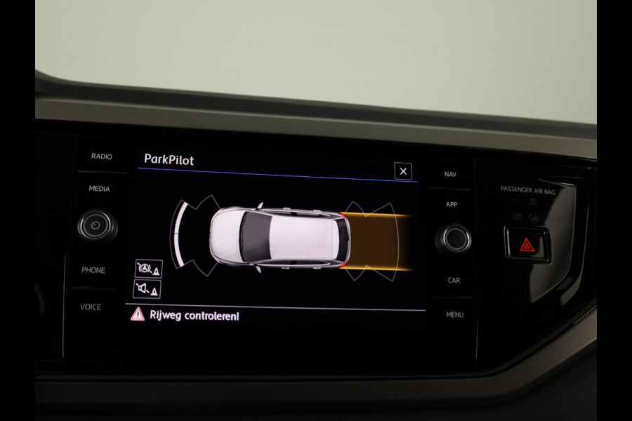 Volkswagen Polo 1.0 TSI Comfortline 95 pk | Navigatie | Parkeersensoren | Adaptieve cruise control | Apple Carplay/Android Auto |