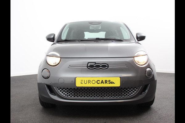 Fiat 500E Urban 42 kWh Airco Climatronic 360 Camera Stoelverwarming Keyless Wireless CarPlay Dodehoek Assistant 85 kW Charger Actieradius 320km WLTP