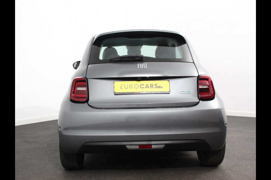 Fiat 500E Urban 42 kWh Airco Climatronic 360 Camera Stoelverwarming Keyless Wireless CarPlay Dodehoek Assistant 85 kW Charger Actieradius 320km WLTP