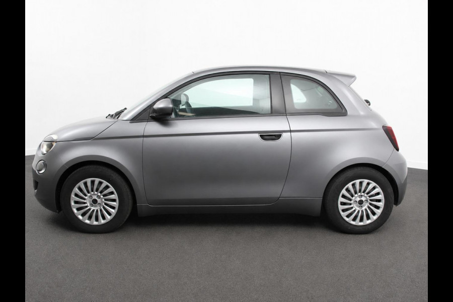 Fiat 500E Urban 42 kWh Airco Climatronic 360 Camera Stoelverwarming Keyless Wireless CarPlay Dodehoek Assistant 85 kW Charger Actieradius 320km WLTP