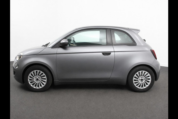 Fiat 500E Urban 42 kWh Airco Climatronic 360 Camera Stoelverwarming Keyless Wireless CarPlay Dodehoek Assistant 85 kW Charger Actieradius 320km WLTP