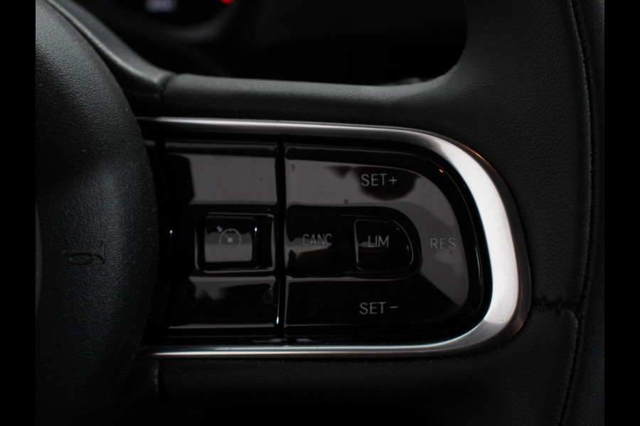 Fiat 500E Urban 42 kWh Airco Climatronic 360 Camera Stoelverwarming Keyless Wireless CarPlay Dodehoek Assistant 85 kW Charger Actieradius 320km WLTP