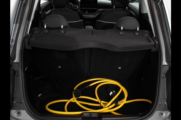 Fiat 500E Urban 42 kWh Airco Climatronic 360 Camera Stoelverwarming Keyless Wireless CarPlay Dodehoek Assistant 85 kW Charger Actieradius 320km WLTP