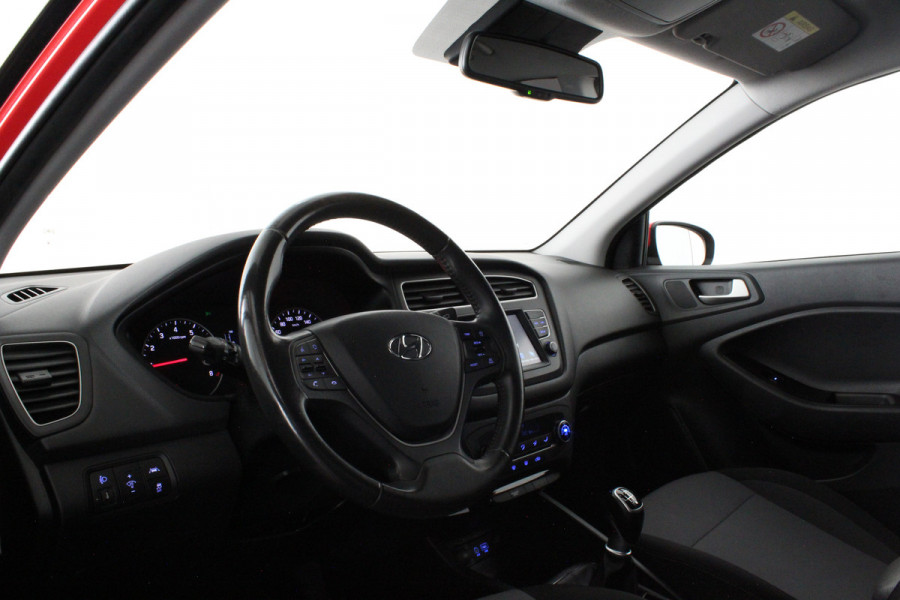 Hyundai i20 1.0 T-GDI Comfort > 110pk/Camera/Navi/Cruise control/15 inch/Zwart dak...