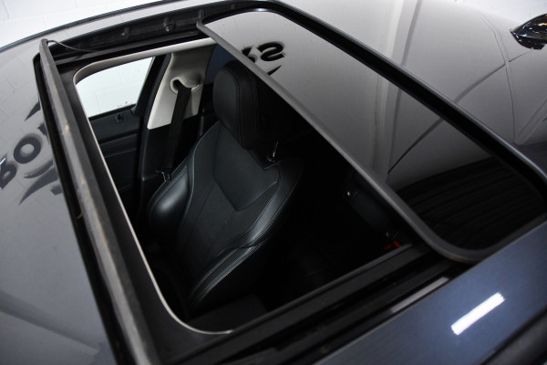 BMW 3-serie 330i M-Pakket, Pano, Bodykit, Applecarplay
