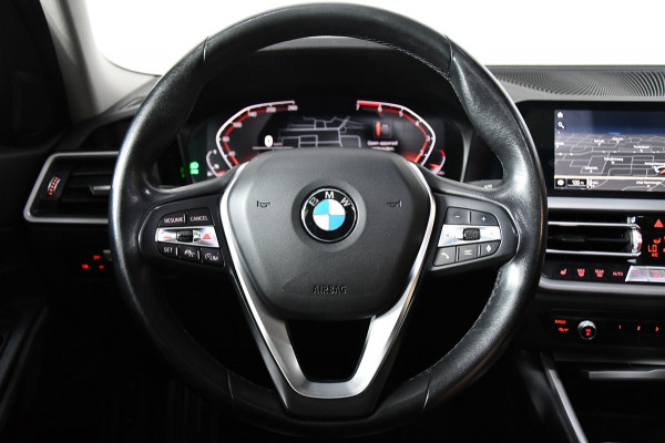 BMW 3-serie 330i M-Pakket, Pano, Bodykit, Applecarplay