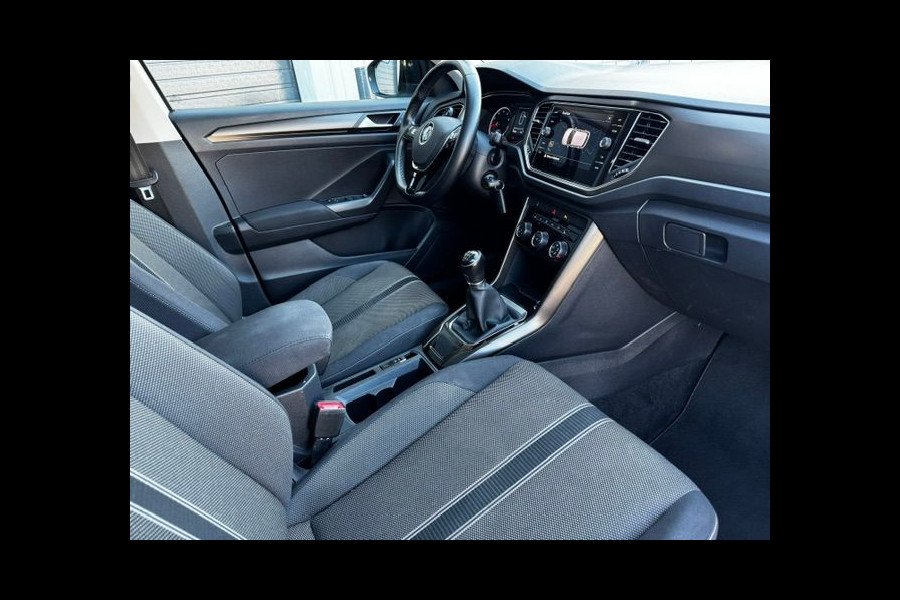 Volkswagen T-Roc 1.0 TSI Style Beats Airco,Navigatie,Camera,Panoramadak
