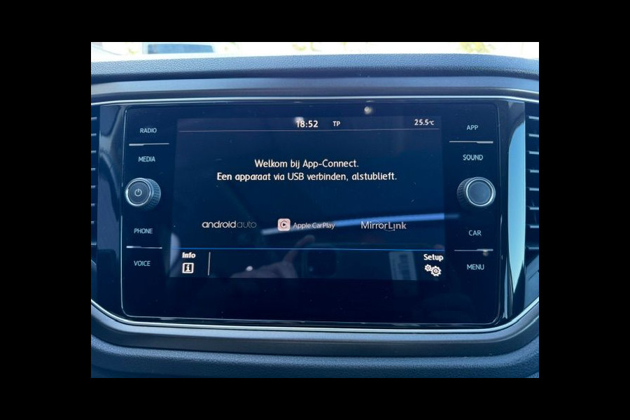 Volkswagen T-Roc 1.0 TSI Style Beats Airco,Navigatie,Camera,Panoramadak