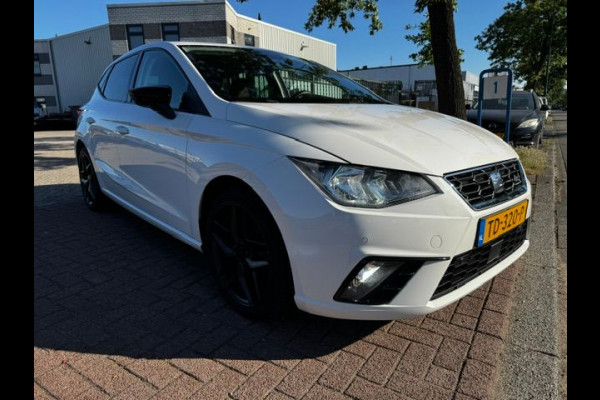 Seat Ibiza 1.6 TDI FR 5deurs Airco/ECC,Cruisecontrol,Navigatie