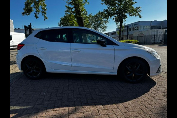 Seat Ibiza 1.6 TDI FR 5deurs Airco/ECC,Cruisecontrol,Navigatie