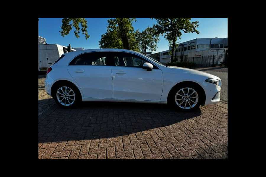 Mercedes-Benz A-Klasse 200 d Premium Automaat Airco/ECC,Navigatie Prijs Incl. BTW/BPM