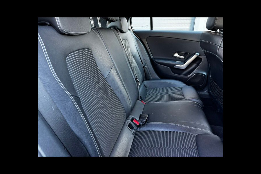 Mercedes-Benz A-Klasse 200 d Premium Automaat Airco/ECC,Navigatie Prijs Incl. BTW/BPM