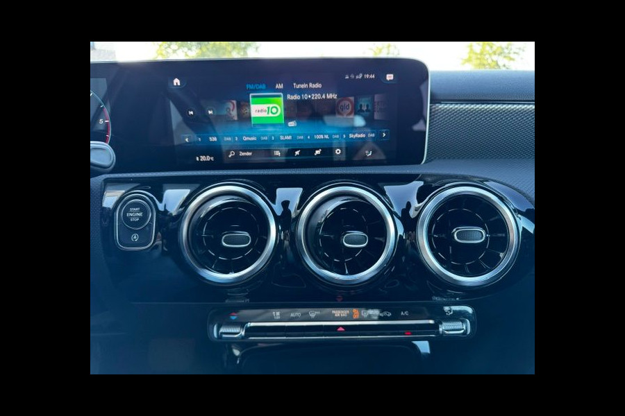 Mercedes-Benz A-Klasse 200 d Premium Automaat Airco/ECC,Navigatie Prijs Incl. BTW/BPM