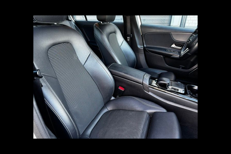 Mercedes-Benz A-Klasse 200 d Premium Automaat Airco/ECC,Navigatie Prijs Incl. BTW/BPM