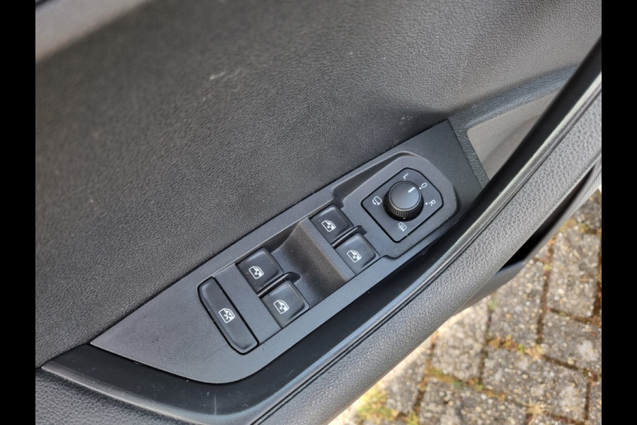 Škoda Karoq 1.0 TSI Ambition Business ✅NETTE AUTO ✅CARPLAY  ✅TREKHAAK