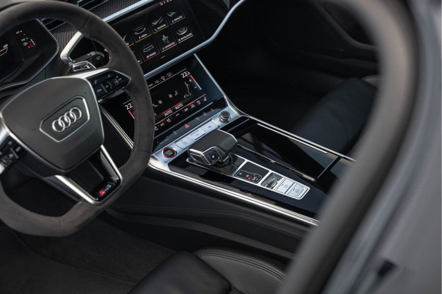 Audi RS6 Avant 4.0 TFSI 600pk Quattro Pano Keramisch Urban B&O Carbon Standkachel 4-wielsturing
