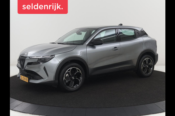 Alfa Romeo junior Elettrica 54 kWh | SOH 97,3% | Adaptive cruise | Carplay | Full LED | Parkeerhulp | Climate control | Digital Cockpit | 18'' velgen | Keyless start