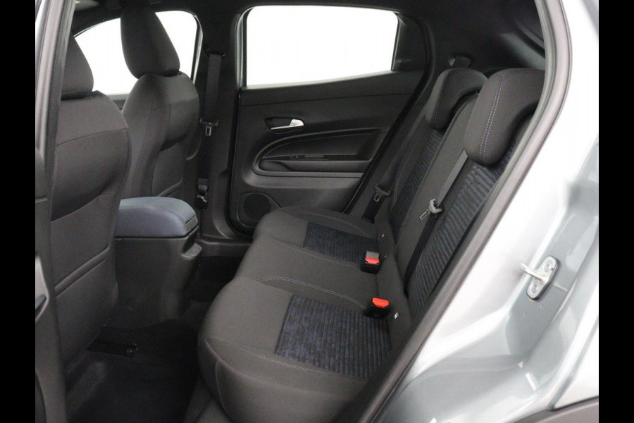 Alfa Romeo junior Elettrica 54 kWh | SOH 97,3% | Adaptive cruise | Carplay | Full LED | Parkeerhulp | Climate control | Digital Cockpit | 18'' velgen | Keyless start
