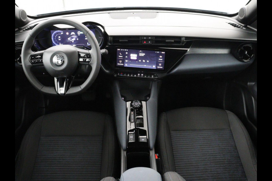 Alfa Romeo junior Elettrica 54 kWh | SOH 97,3% | Adaptive cruise | Carplay | Full LED | Parkeerhulp | Climate control | Digital Cockpit | 18'' velgen | Keyless start
