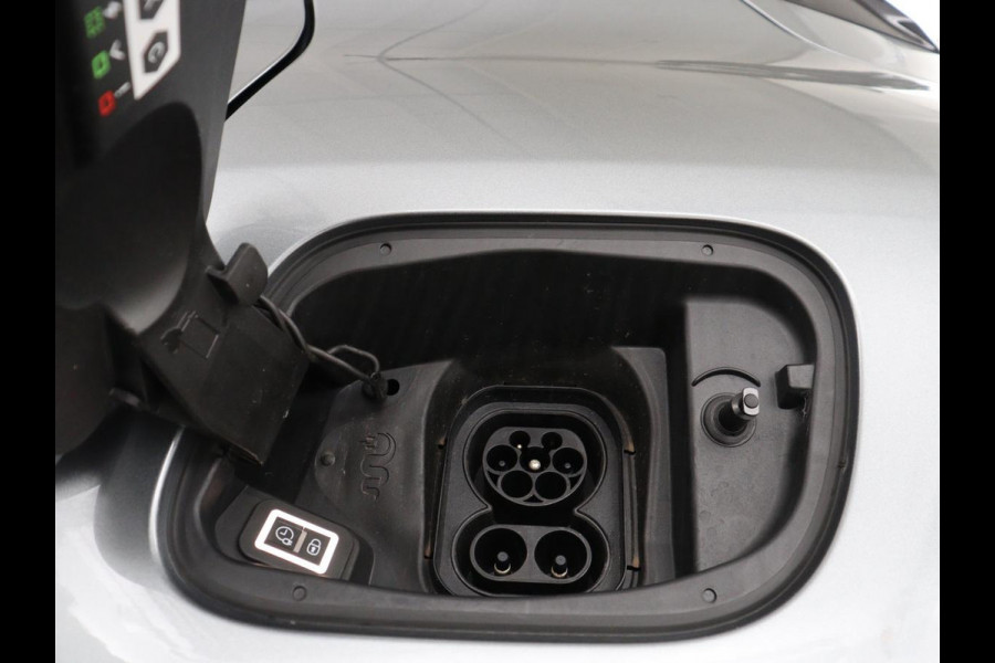 Alfa Romeo junior Elettrica 54 kWh | SOH 97,3% | Adaptive cruise | Carplay | Full LED | Parkeerhulp | Climate control | Digital Cockpit | 18'' velgen | Keyless start