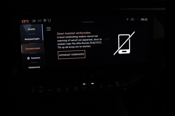 Alfa Romeo junior Elettrica 54 kWh | SOH 97,3% | Adaptive cruise | Carplay | Full LED | Parkeerhulp | Climate control | Digital Cockpit | 18'' velgen | Keyless start
