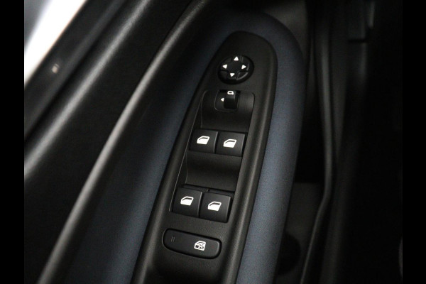 Alfa Romeo junior Elettrica 54 kWh | SOH 97,3% | Adaptive cruise | Carplay | Full LED | Parkeerhulp | Climate control | Digital Cockpit | 18'' velgen | Keyless start