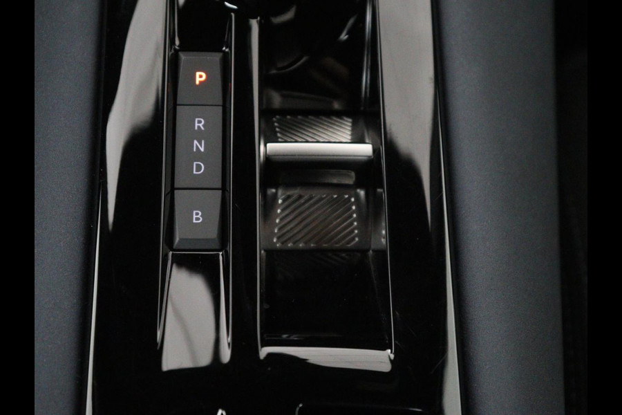 Alfa Romeo junior Elettrica 54 kWh | SOH 97,3% | Adaptive cruise | Carplay | Full LED | Parkeerhulp | Climate control | Digital Cockpit | 18'' velgen | Keyless start
