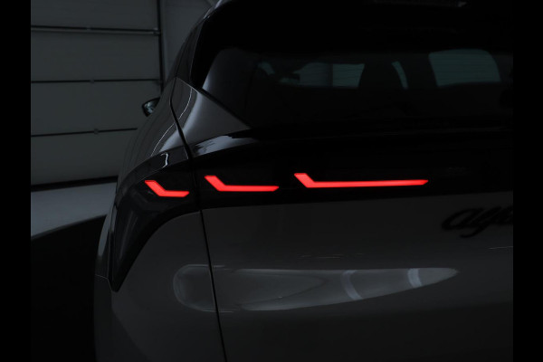 Alfa Romeo junior Elettrica 54 kWh | SOH 97,3% | Adaptive cruise | Carplay | Full LED | Parkeerhulp | Climate control | Digital Cockpit | 18'' velgen | Keyless start