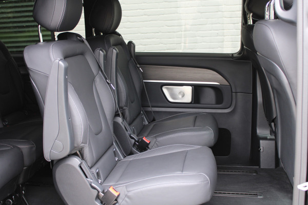 Mercedes-Benz Eqv 300 L2 / AMG / Luchtvering / 7-Persoons / Burmester / Electr Stoelen / Vol Opties / NIEUW!!